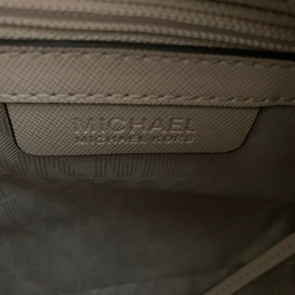 NWT! MICHAEL KORS MK SELMA STUDDED MEDIUM SATCHEL SHOULDER BAG W DUST BAG - Picture 9 of 15